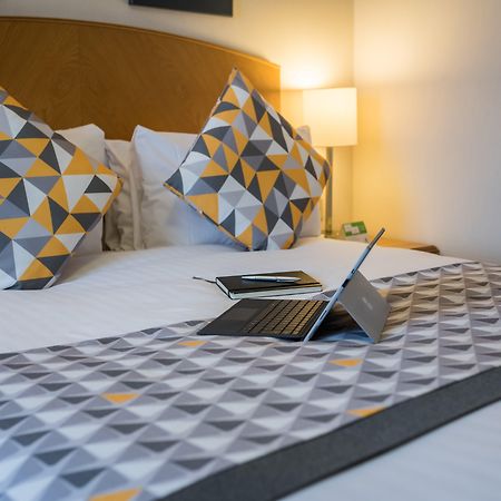 סלפורד Holiday Inn Manchester West By Ihg מראה חיצוני תמונה