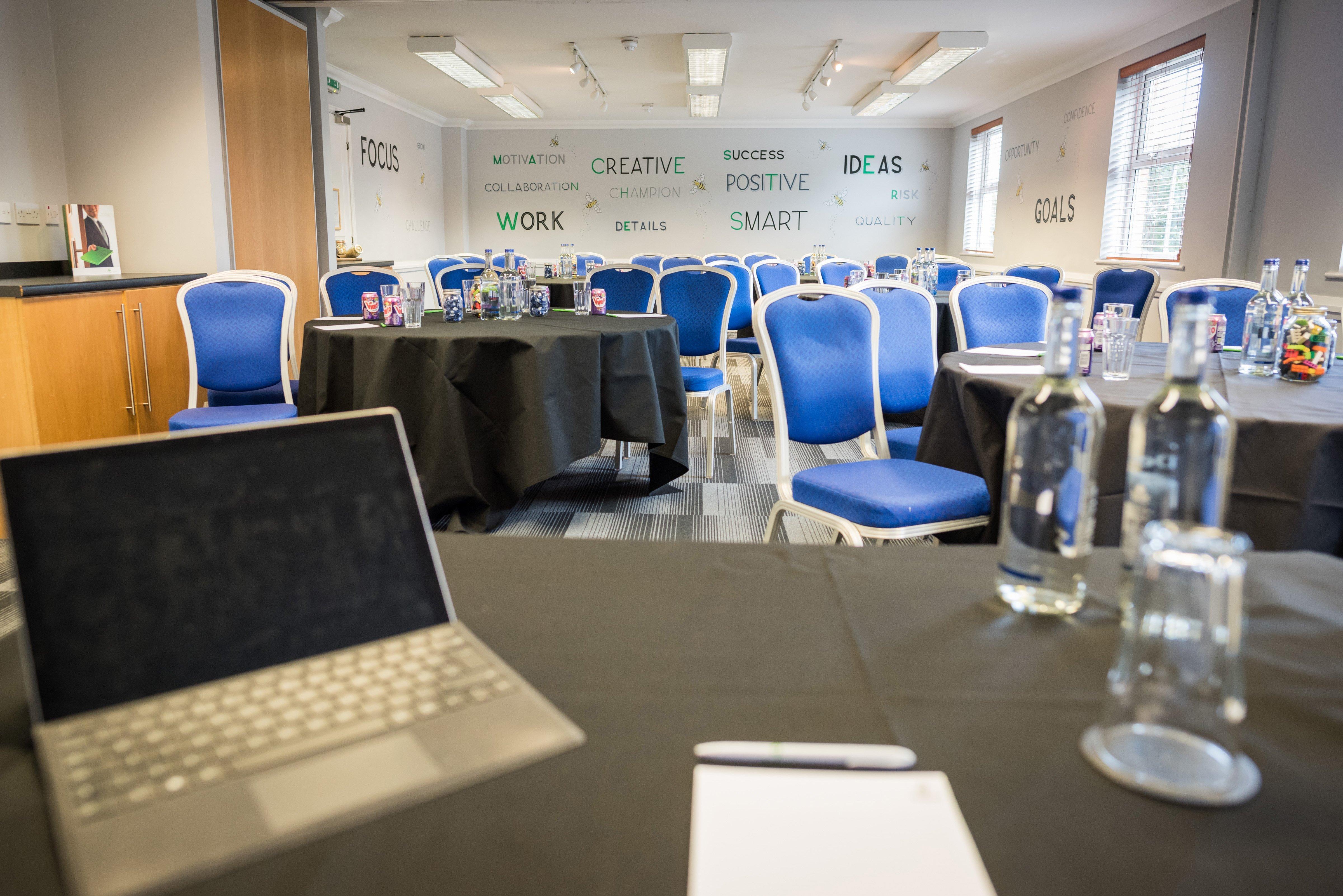 סלפורד Holiday Inn Manchester West By Ihg מראה חיצוני תמונה